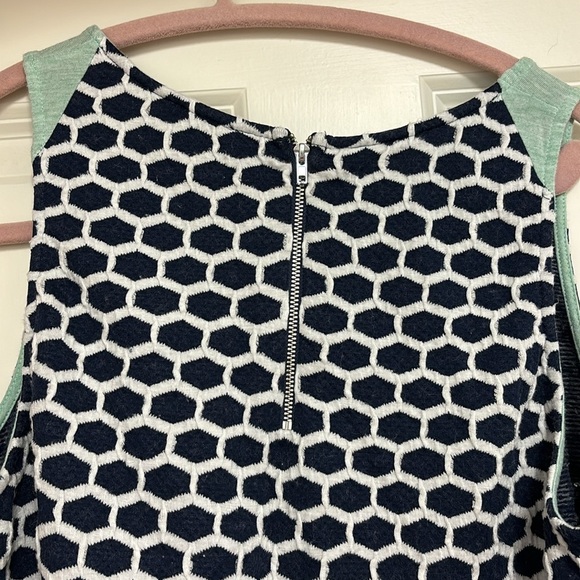 Blue and white flowy tank top lg - Picture 6 of 7